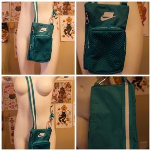 NIKE CROSS BODY